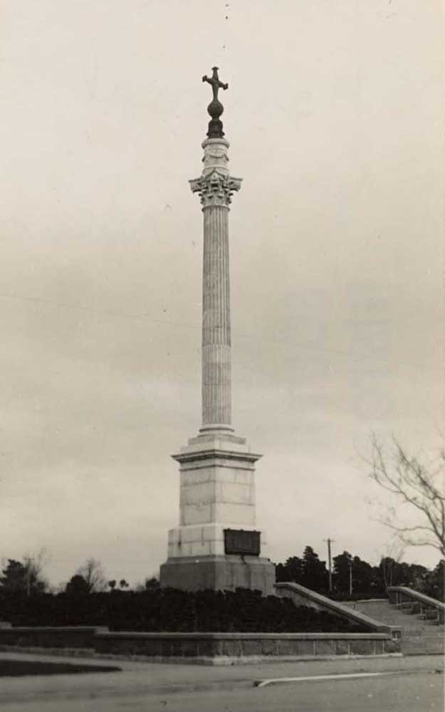 The cenotaph, Timaru, circa 1950