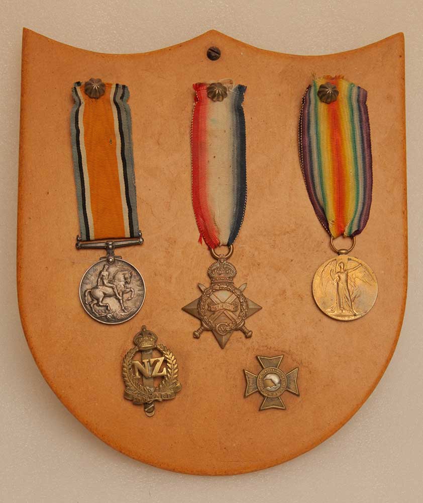William Murray Shaw's service medals and cap badge