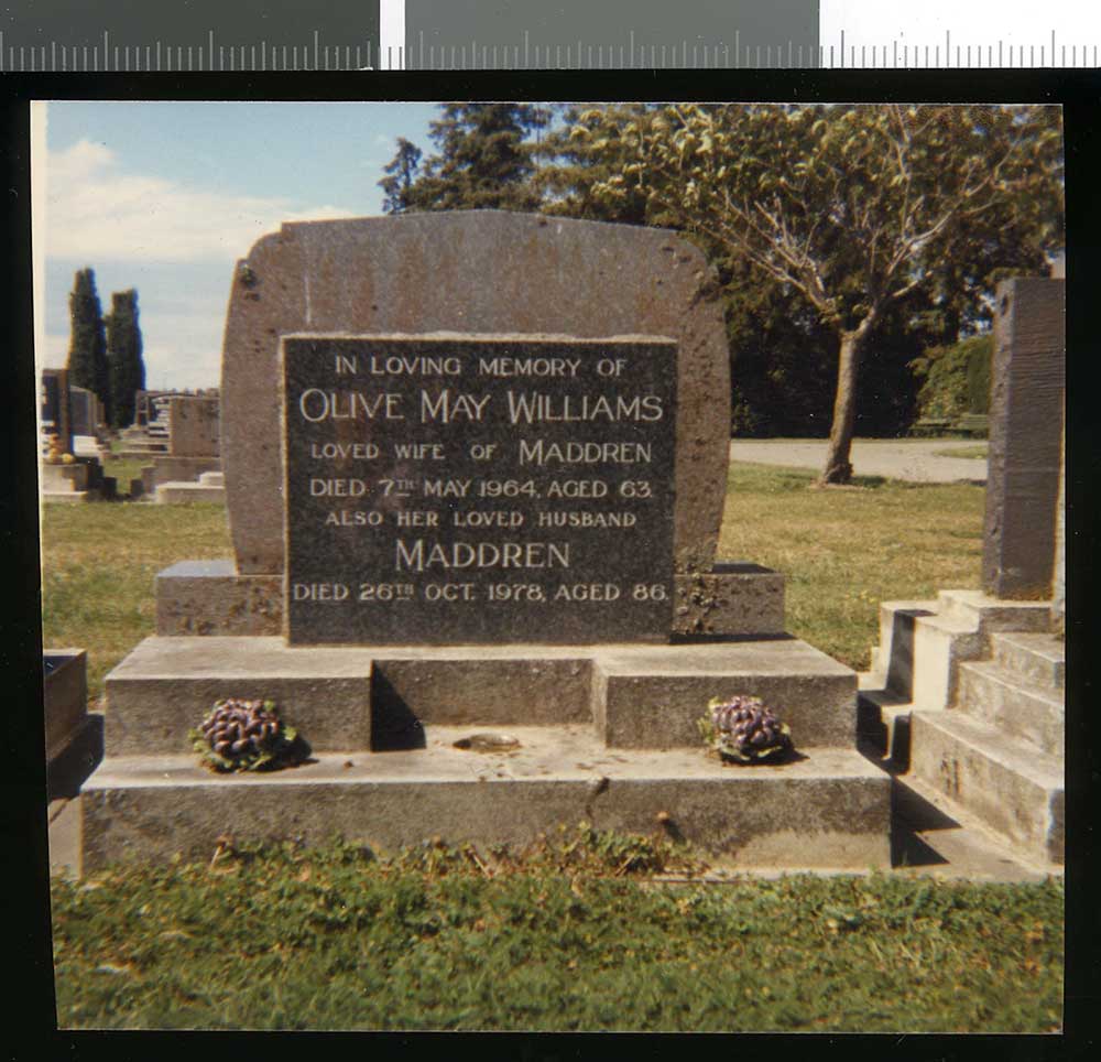 Maddren Williams' headstone, Ashburton