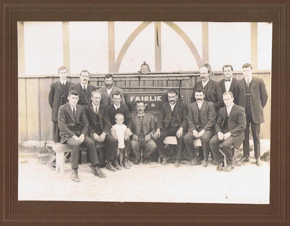 Ballance Slow (seated) and an unidentified pal, circa 1916