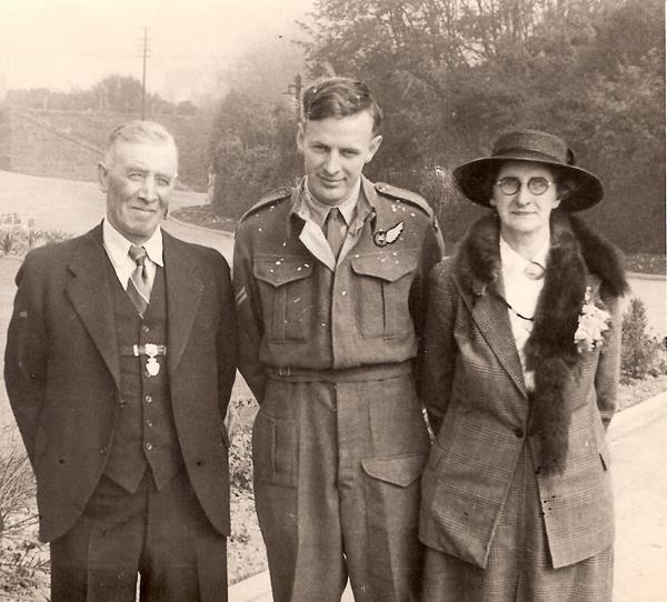 Henry and Dorothy Aitken with their son David in 1944